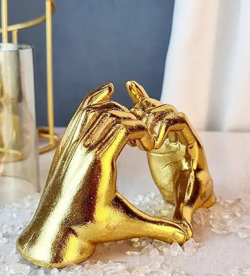 GOLDHEARTHANDDESKDECOR SHOWPIECE